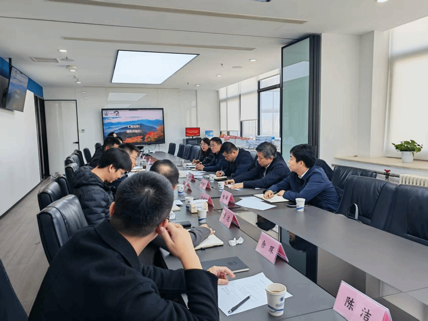 陕西省发展改革委党组成员、副主任徐田江来校调研